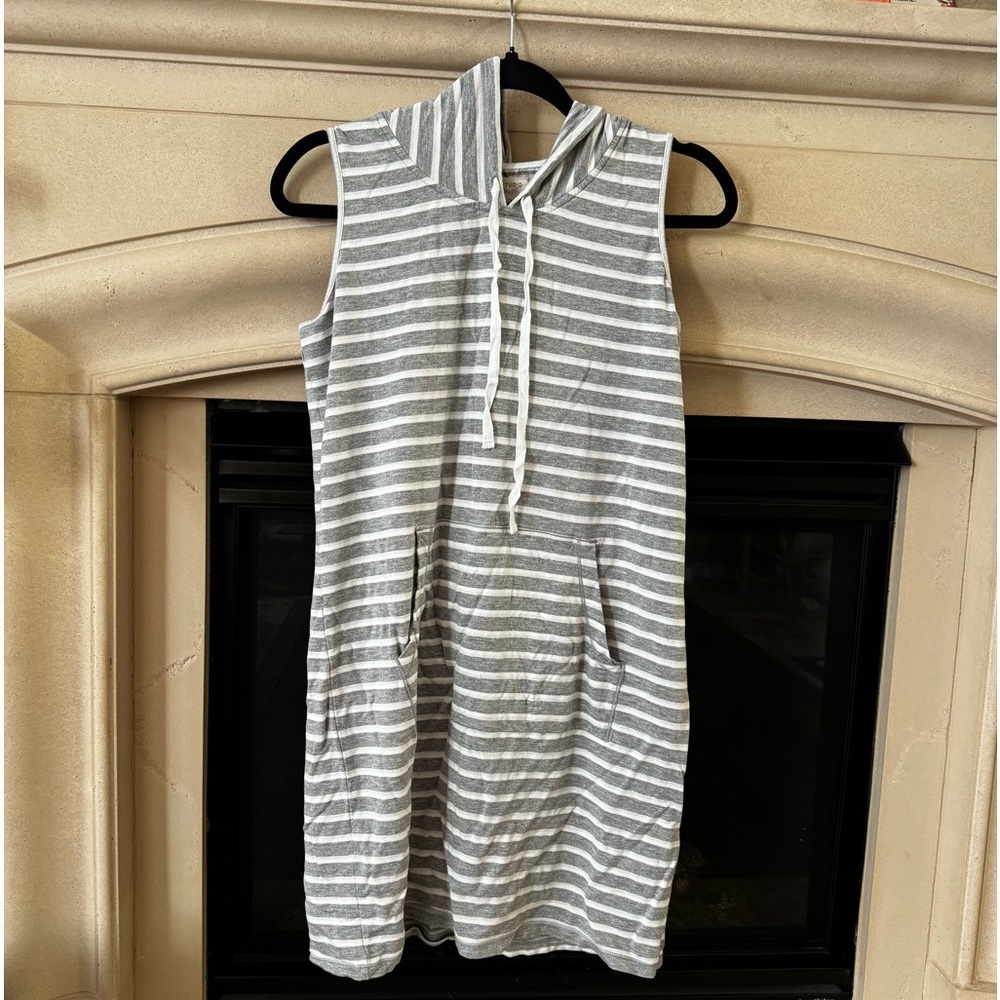 Max Studio weekend hooded tank size S